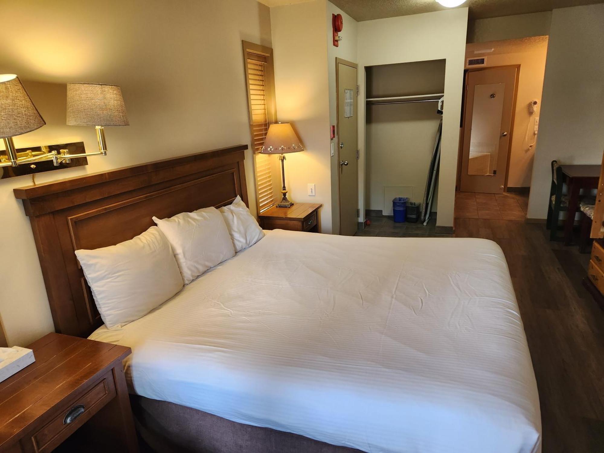 Waterton Lakes Lodge Resort Kültér fotó