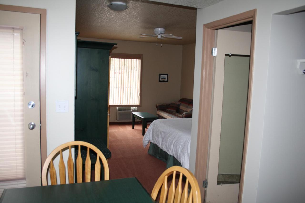Waterton Lakes Lodge Resort Kültér fotó
